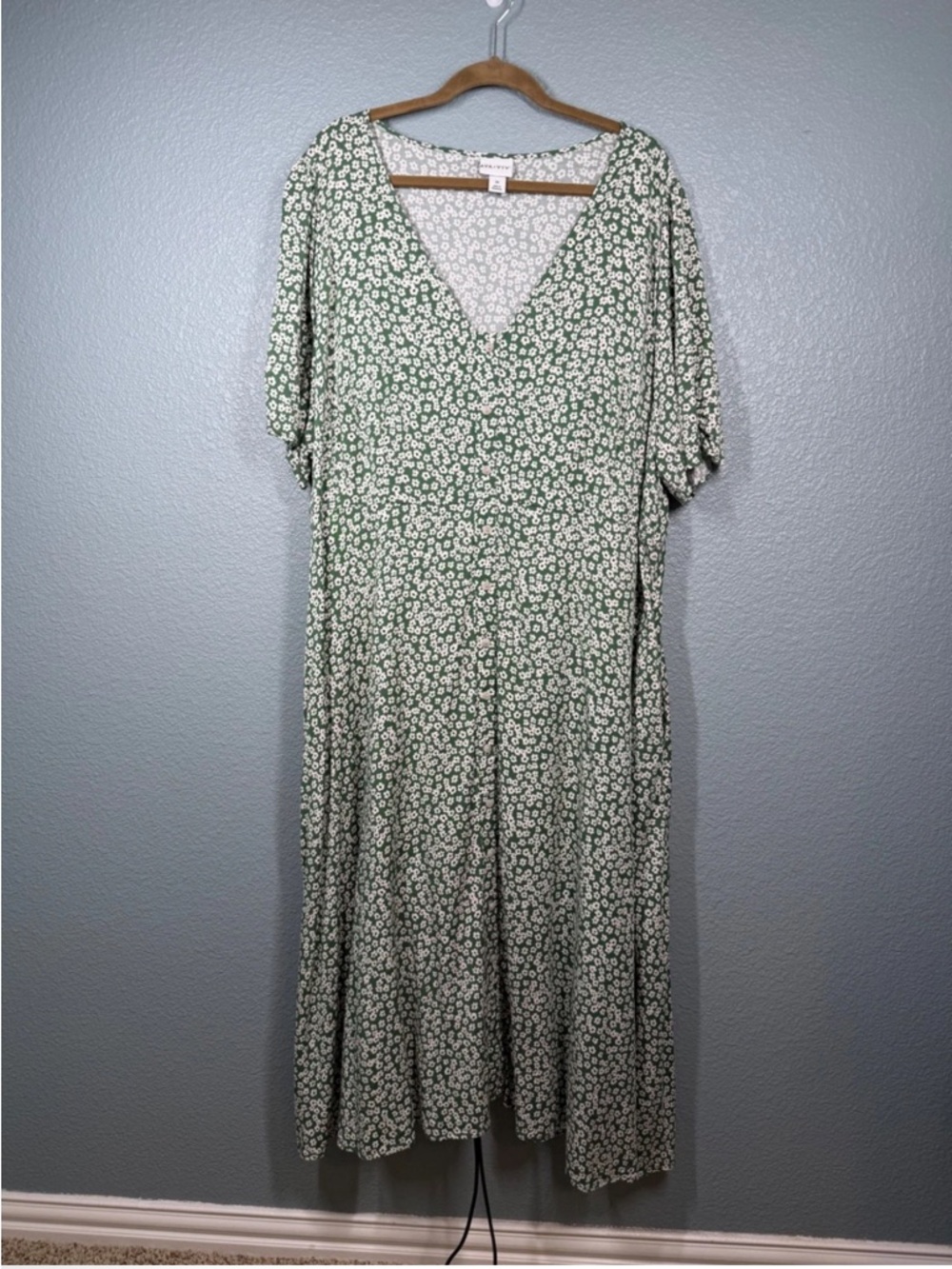 Ava & Viv Green Floral Midi Dress